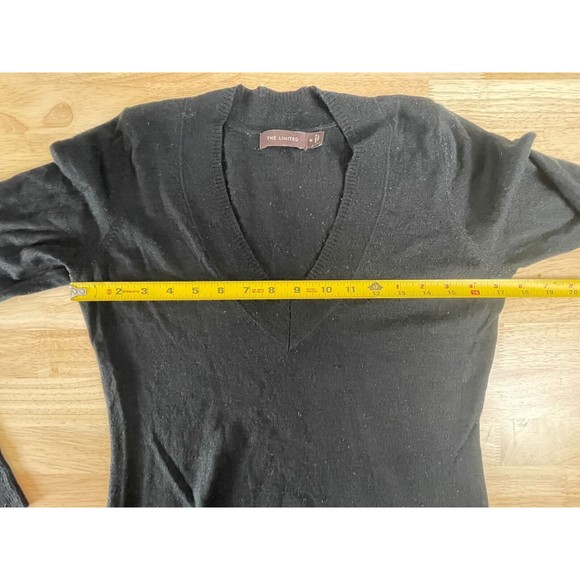 The Limited Black Merino Wool Acrylic V-Neck Women’s Lightweight Sweater Sz Med - Picture 4 of 8